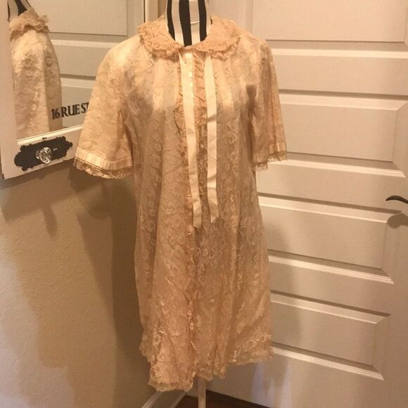 ‎Vintage lace robe with ribbon detail - Picture 1 of 6